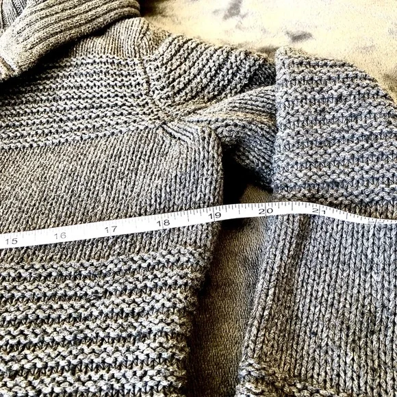 American Eagle Outfitters Wool Oversized Long Single Button Crochet Sweater ECU - Picture 9 of 12